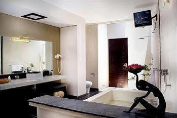 The Rishi Hotel 4*